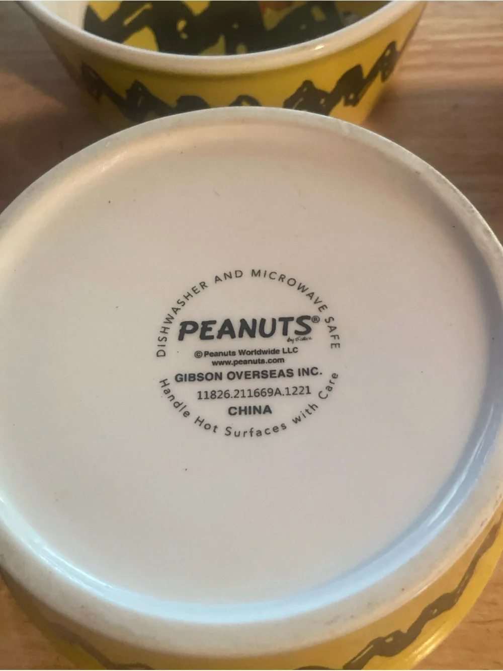 Peanuts Snoopy Charlie Brown Dog Cat Size 5